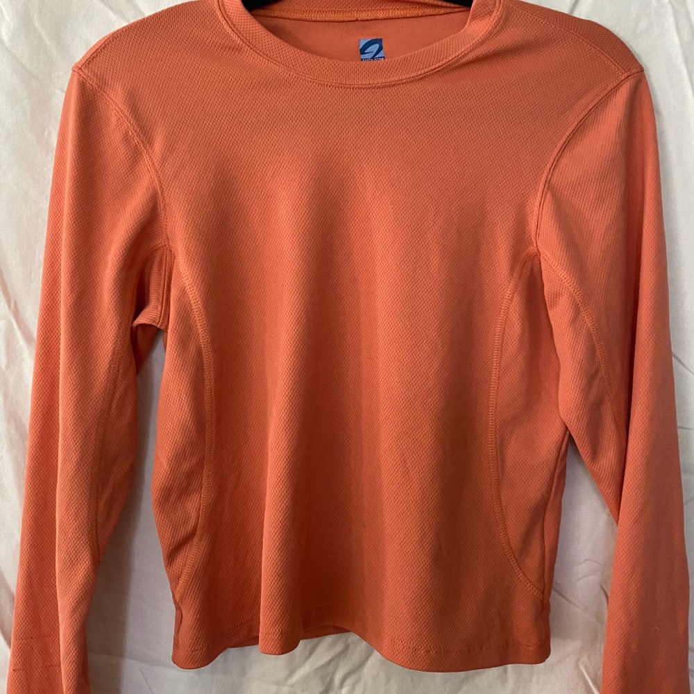 Athletic long sleeve top